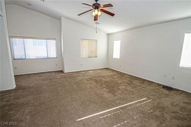 Building Photo - 179 Flying Hills Ave