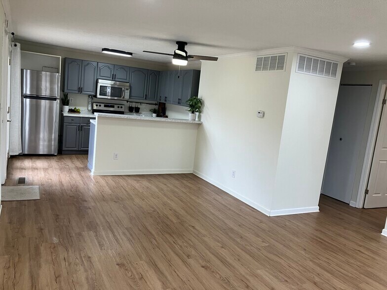 Building Photo - 7948 Thistlewood Ct