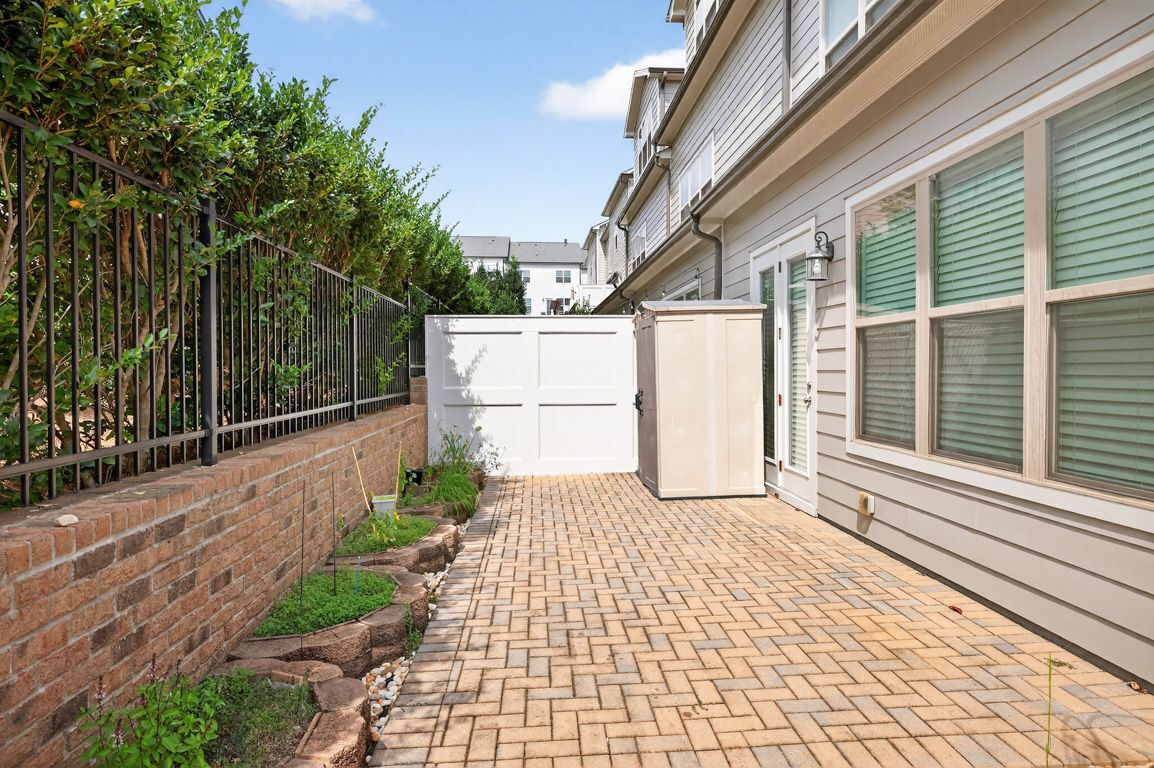 Building Photo - 10171 Windalier Wy