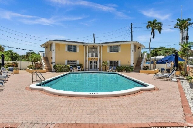 Pool - 5800 NE 22nd Way