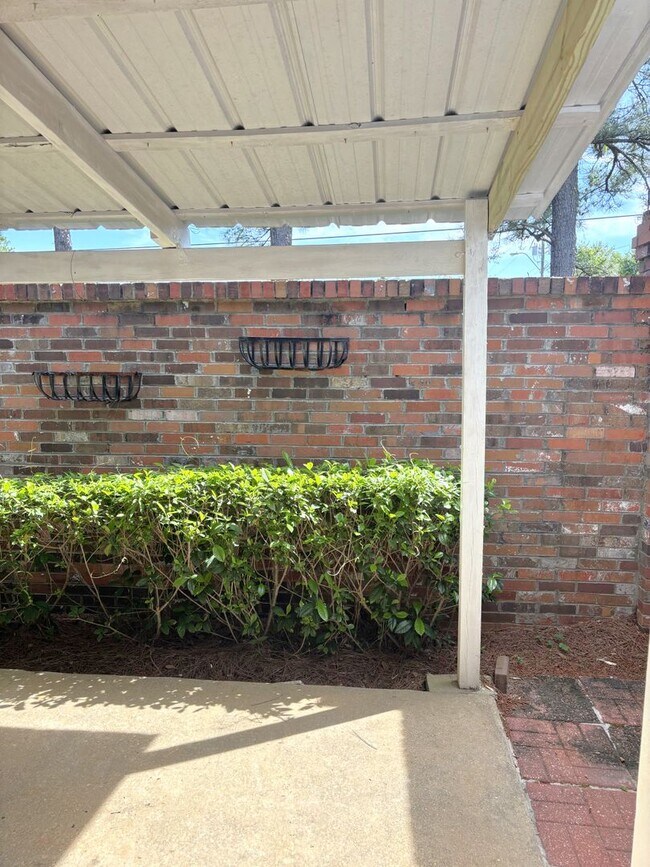 Building Photo - Two bed / Two bath condo off Grelot Road