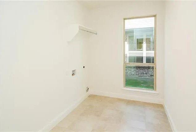 Building Photo - 845 Countryside Way
