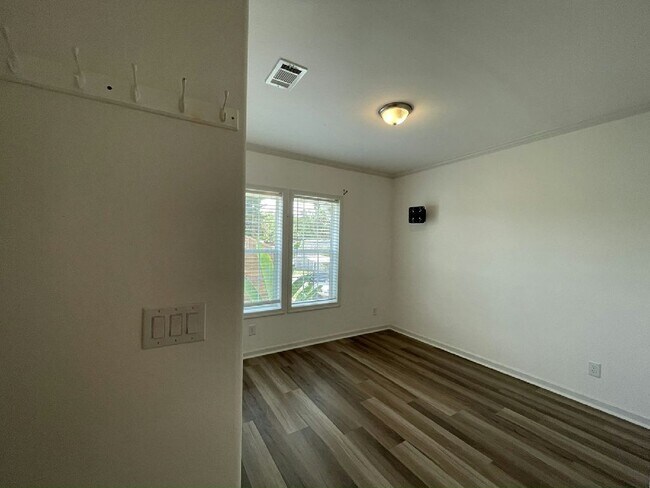 Building Photo - 13123 Lime Ave