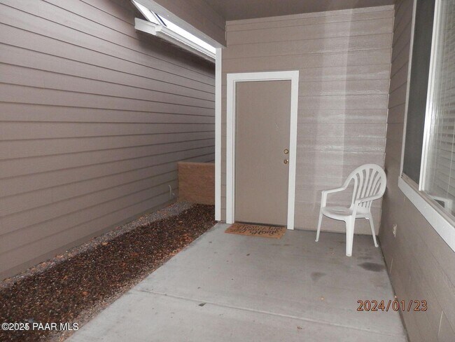 Building Photo - 7007 E Lantern Lane East