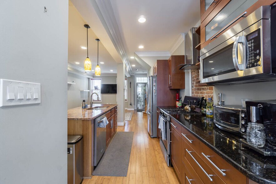 Building Photo - 503 Columbia Rd NW