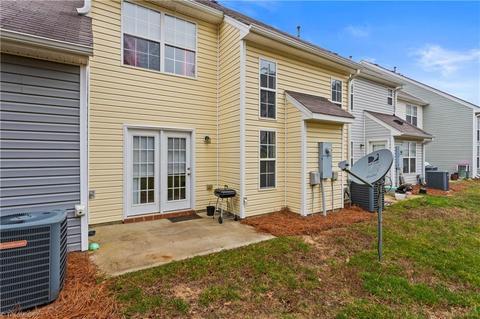 Building Photo - 225 Blue Robin Way