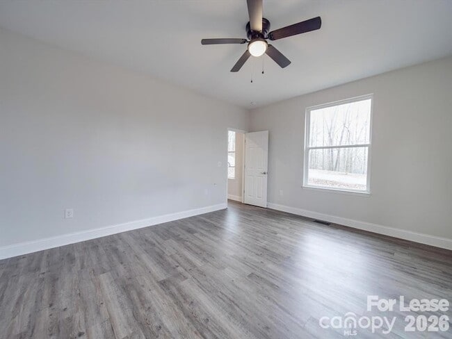 Building Photo - 824 Woodrun Dr