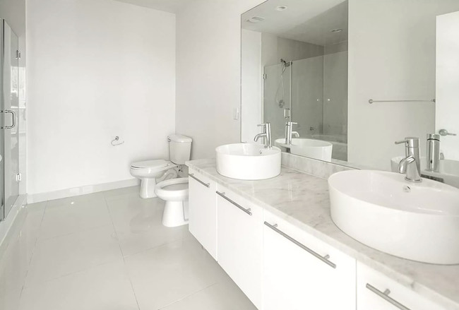 Master Bathroom with marble - 888 Biscayne Blvd