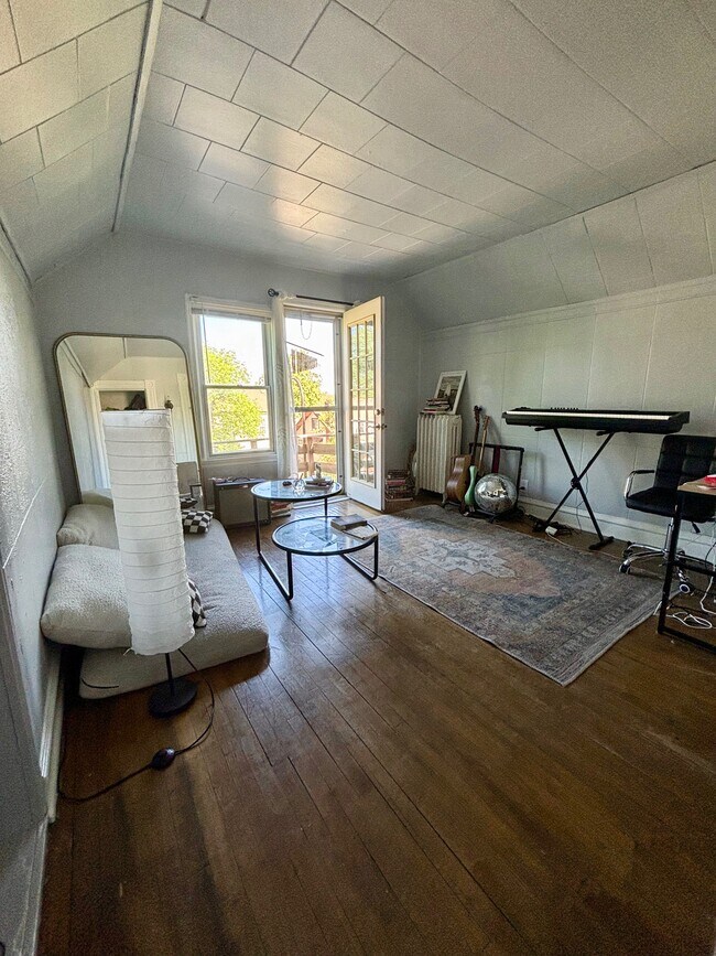 Building Photo - 3224 Hennepin Ave