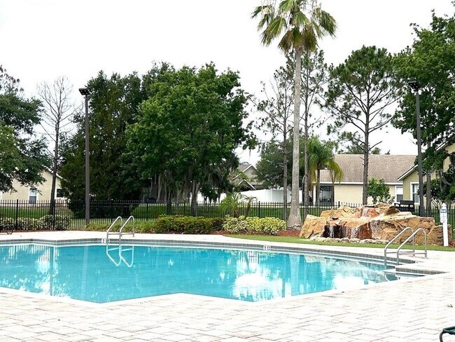 Building Photo - 2817 Maguire Dr