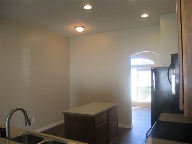 Building Photo - 9177 Prosperity Lake Dr