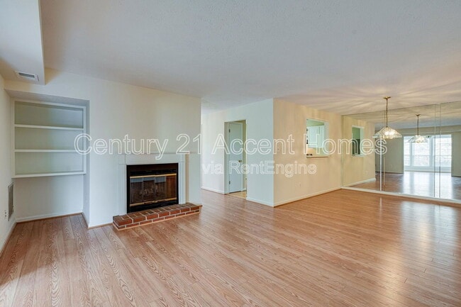 Building Photo - 9941 Oakton Terrace Rd
