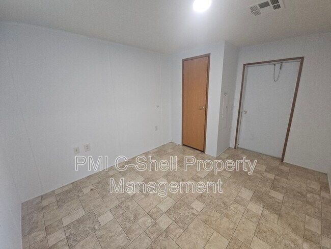 Building Photo - 3902 Bowens Ct