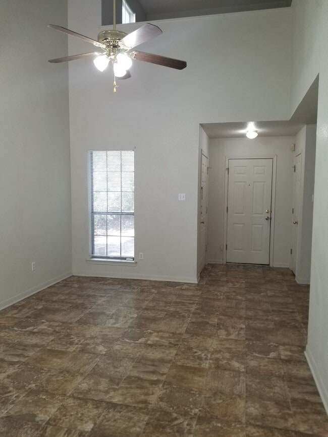 Building Photo - 2608 Tortuga Ln