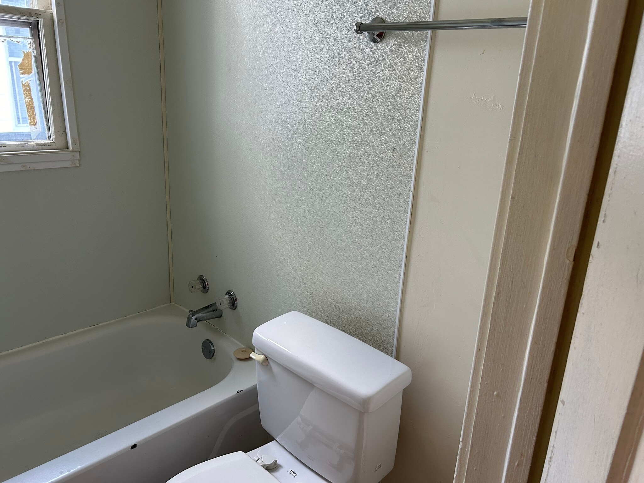 Bathroom - 305 N 4th St