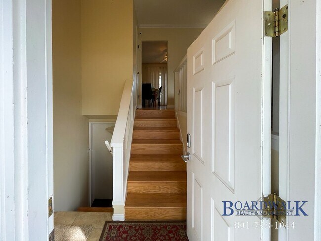 Building Photo - 2827 E Bridgewater Dr