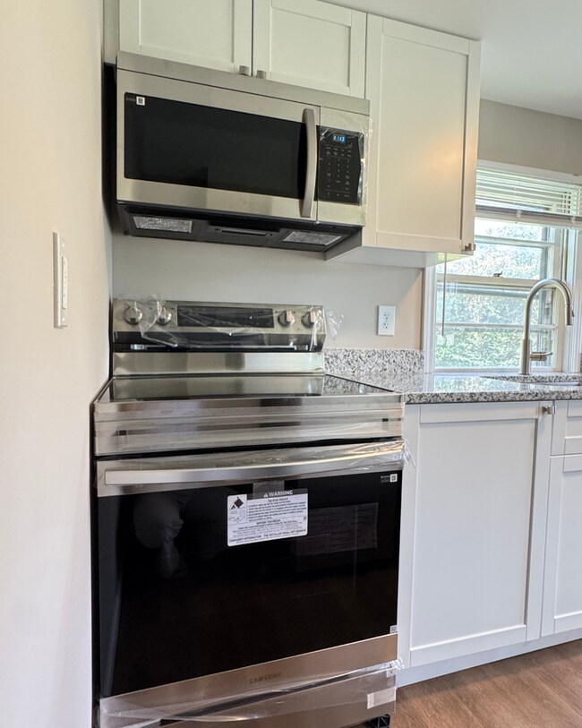 Building Photo - 2 Bed 2 Bath House on Easley Avenue