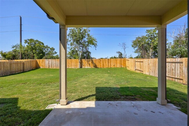 Building Photo - 117 Fairmeadow Downs Dr