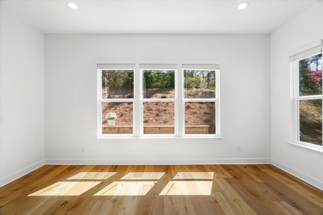 Building Photo - 5712 Bascom Ln