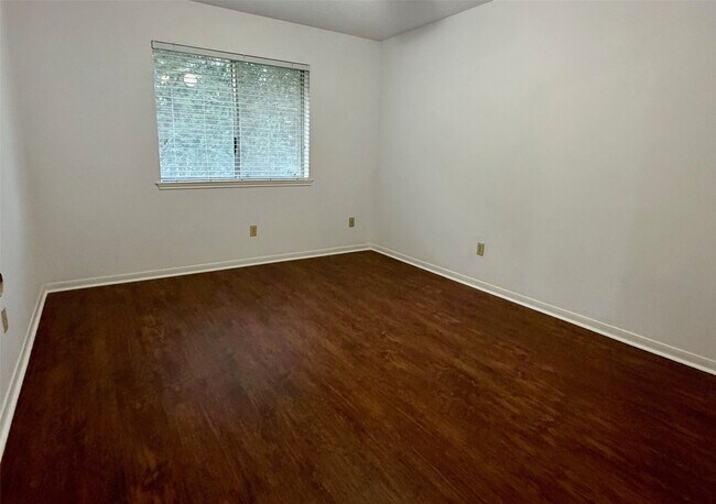 Building Photo - 2226 Mill Creek Dr