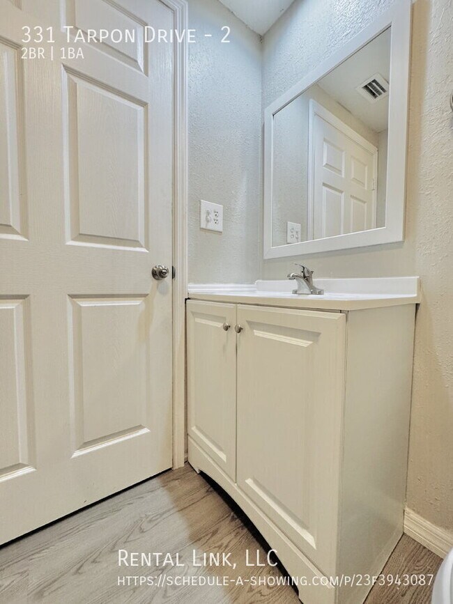 Building Photo - 331 Tarpon Dr