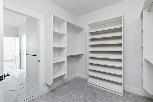 Building Photo - 8283 W Shams Ln