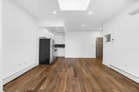 Building Photo - 792 Hart St