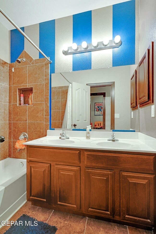 Building Photo - 13240 Emerald River St