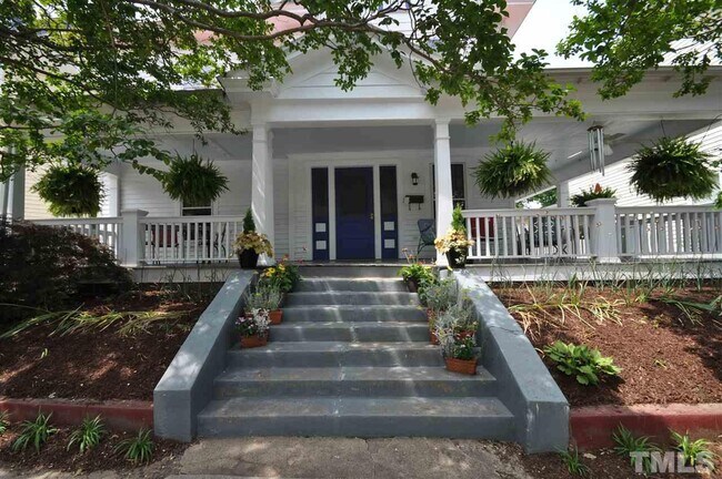 Primary Photo - 616 Wills Forest St