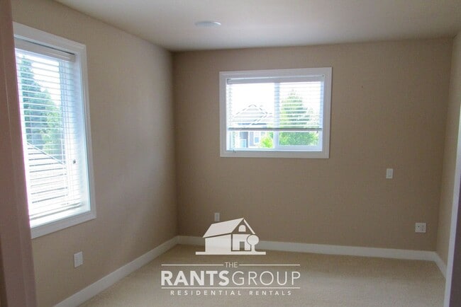 Building Photo - Spacious Single-Family Home in Olympia’s I...