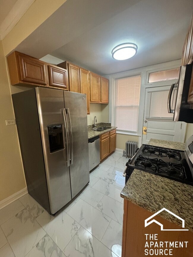 Building Photo - 6214 N Mozart St