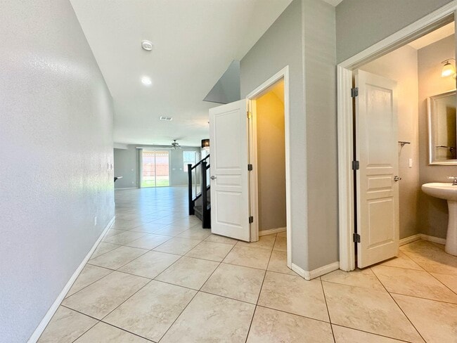 Building Photo - 10544 Pembroke Bay St