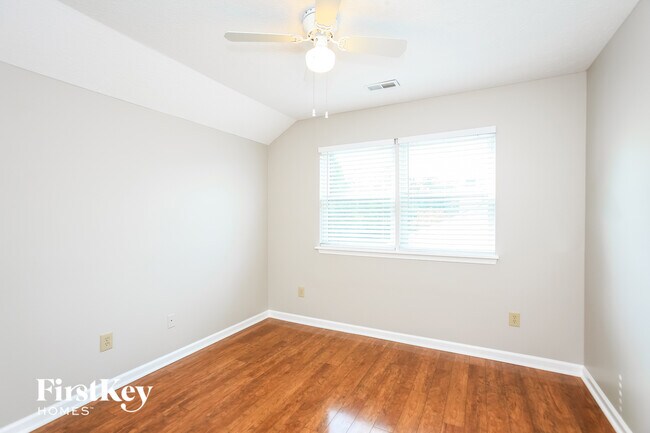 Building Photo - 6753 Long Run Dr