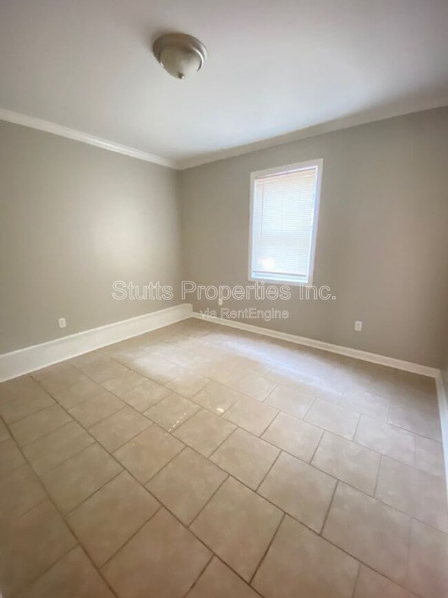 Building Photo - 414 Hermitage Dr