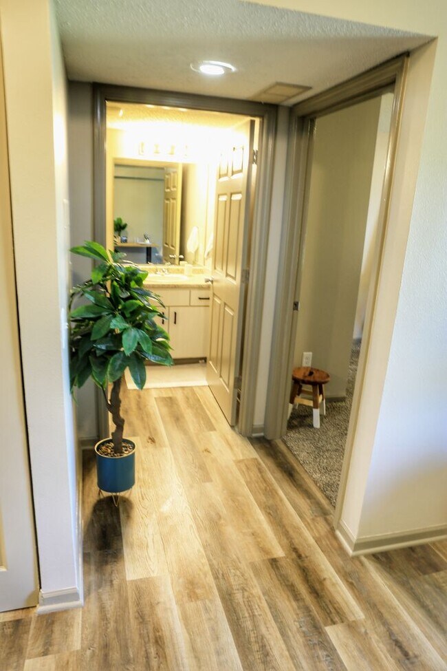 Interior Photo - The Vista