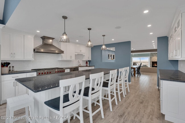 Building Photo - 3608 Ocean Terrace