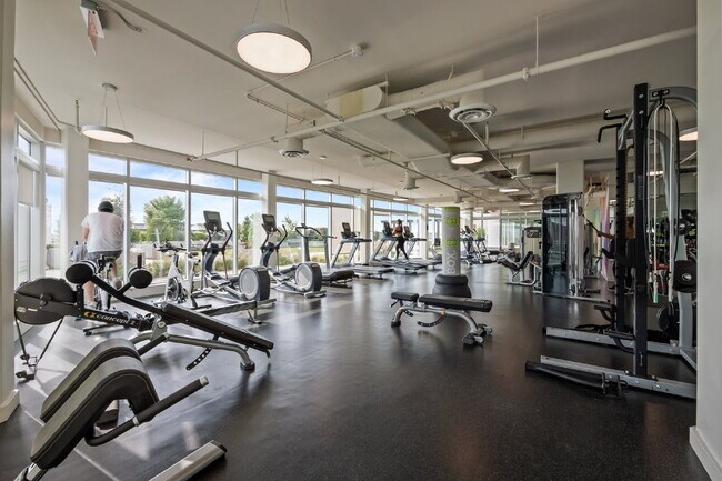 Building Photo - "Luxury Urban Living: Stunning 2-Bed, 2-Ba...