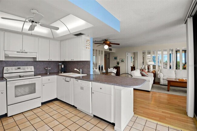 Building Photo - 6219 Palma Del Mar Blvd S