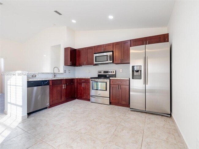 Building Photo - 200 W Riverbend Dr