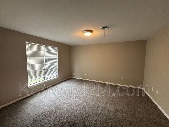 Building Photo - 122 Shadowood Dr
