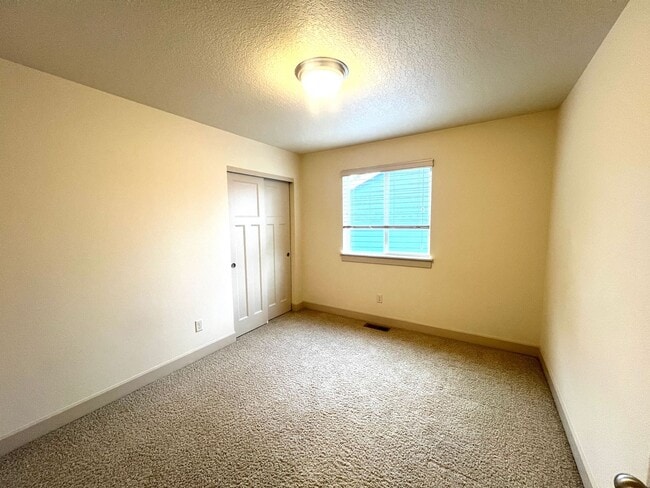 Building Photo - COMING SOON INQUIRE WITHIN- Beautiful 5 bdrm  and master on the main Home in Lacamas Meadows subd...