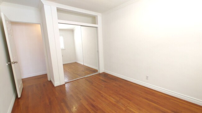 Building Photo - 1405 Ocean Park Blvd