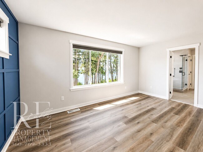 Building Photo - Luxury Poulsbo Retreat with Water Views, Covered Deck & Designer Finishes