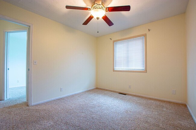 Building Photo - 3 Bedroom / 2 Bath Home off 108th and Q!