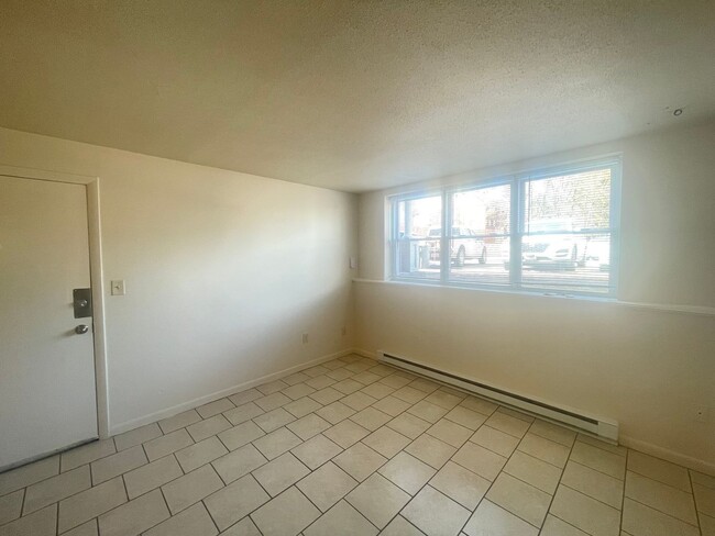 Building Photo - 173 Loudon Rd