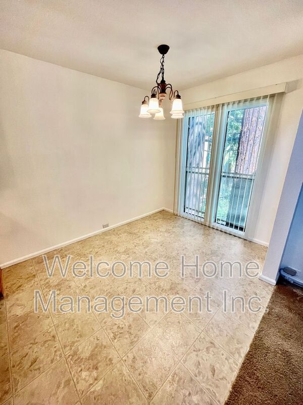 Building Photo - 1240 Walker Ave