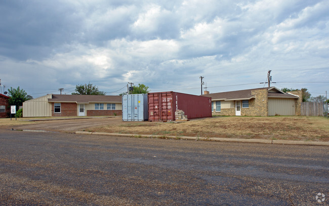 Primary Photo - Cottonwood Village