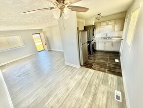 Building Photo - ***3 Bed Ranch with off-street parking and large yard!