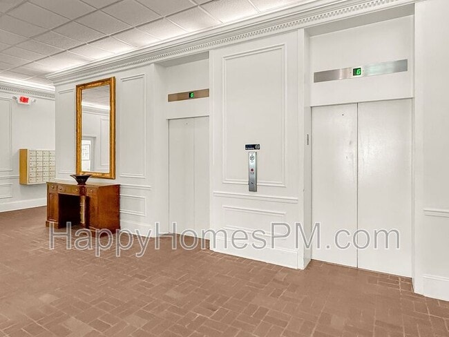 Building Photo - 14 Lockwood Dr
