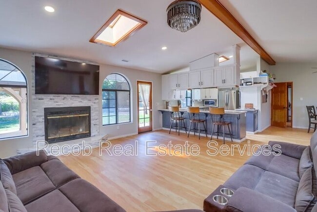 Building Photo - 3289 Altoro Ln